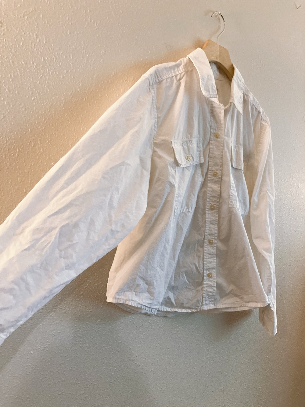 Free Assembly Oversized White Poplin Button Down Longsleeve Crop Shirt Relaxed - Picture 4 of 9